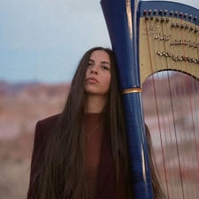 تصویر هنرمند Lara Somogyi